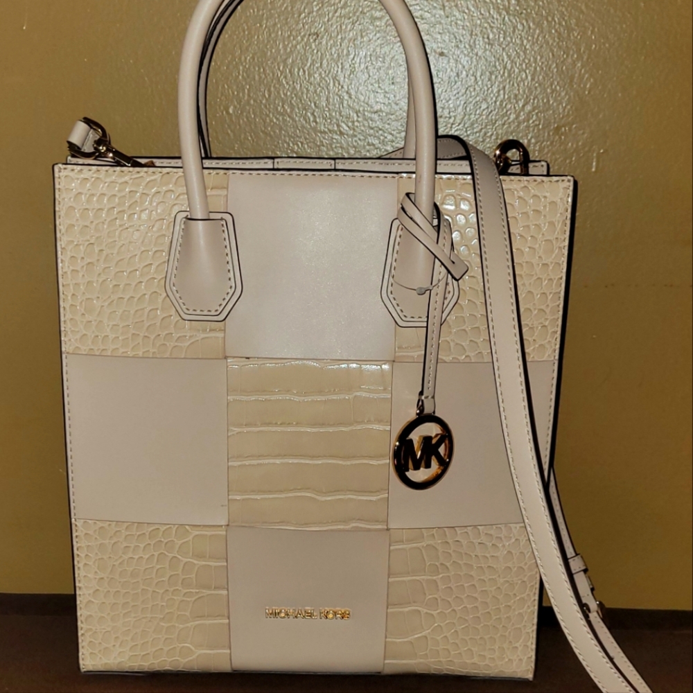 New Micheal Kors Tote